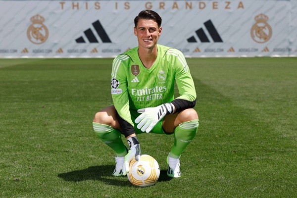 Kepa muốn ở lại Real - Bóng Đá