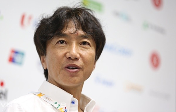 HLV Miura phát biểu - Bóng Đá