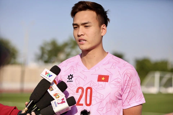 Việt Anh khen Nguyễn Filip - Bóng Đá