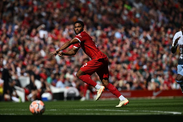 Alan Shearer khen ngợi Joe Gomez - Bóng Đá