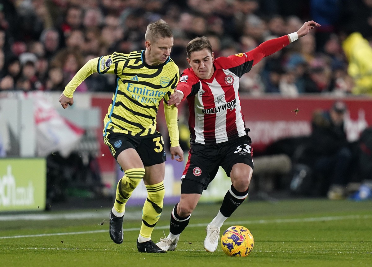 Zinchenko hồi sinh mạnh mẽ - Bóng Đá