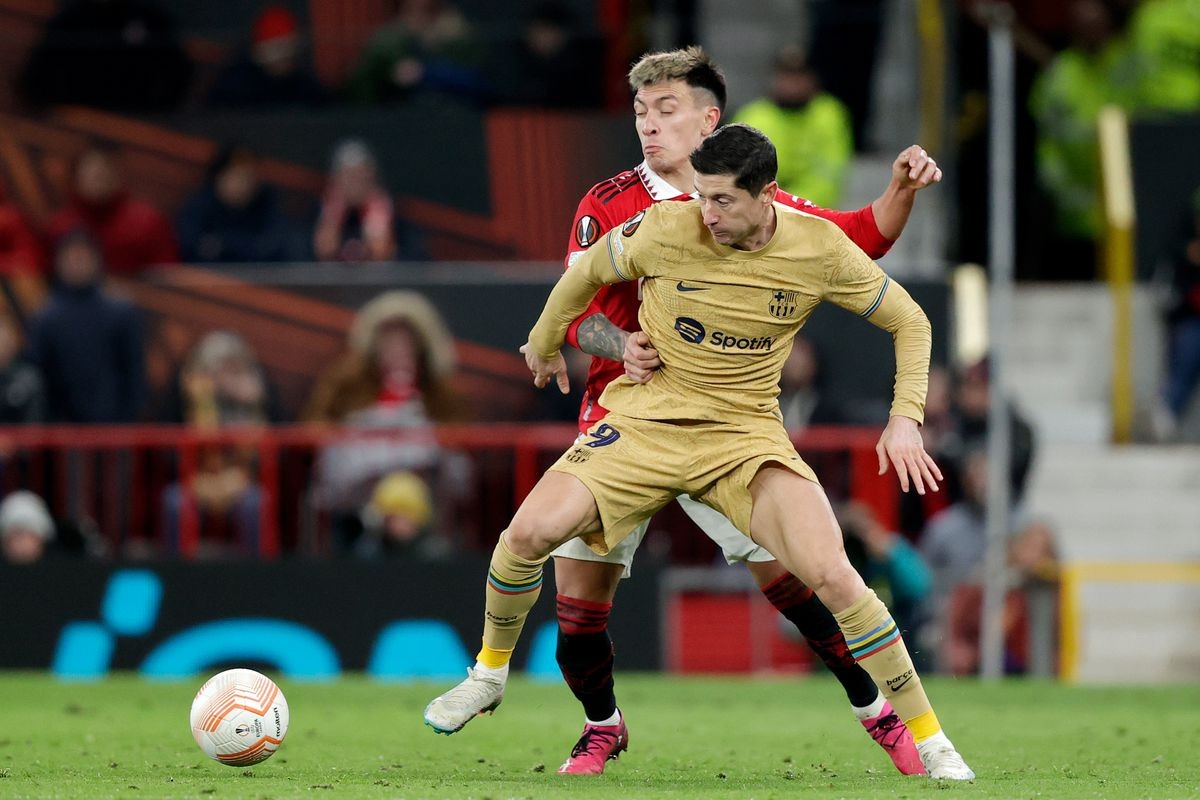 Vẻ ngoài hào nhoáng che đậy sự yếu đuối của Barca - Bóng Đá