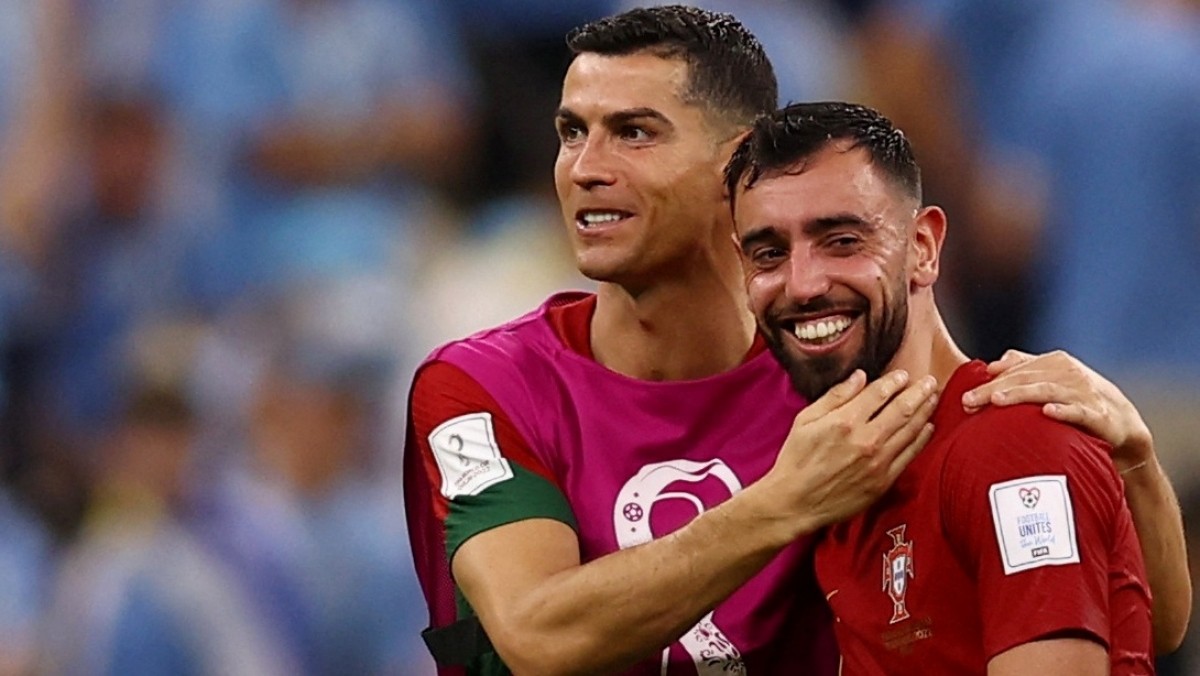 Thái độ của Ronaldo với Fernandes sau khi bị tước bàn thắng - Bóng Đá