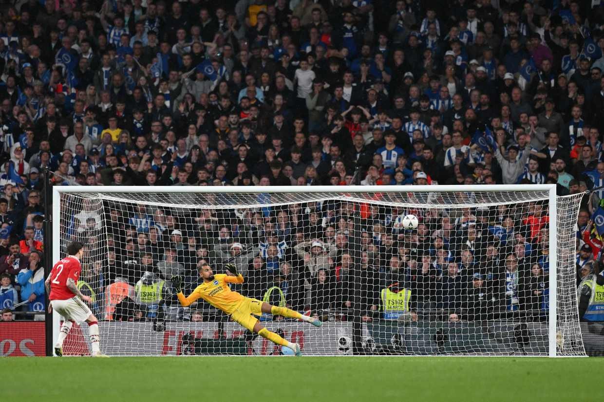 Wan-Bissaka hay đấy, nhưng M.U có cầu thủ còn đỉnh hơn trước Brighton - Bóng Đá