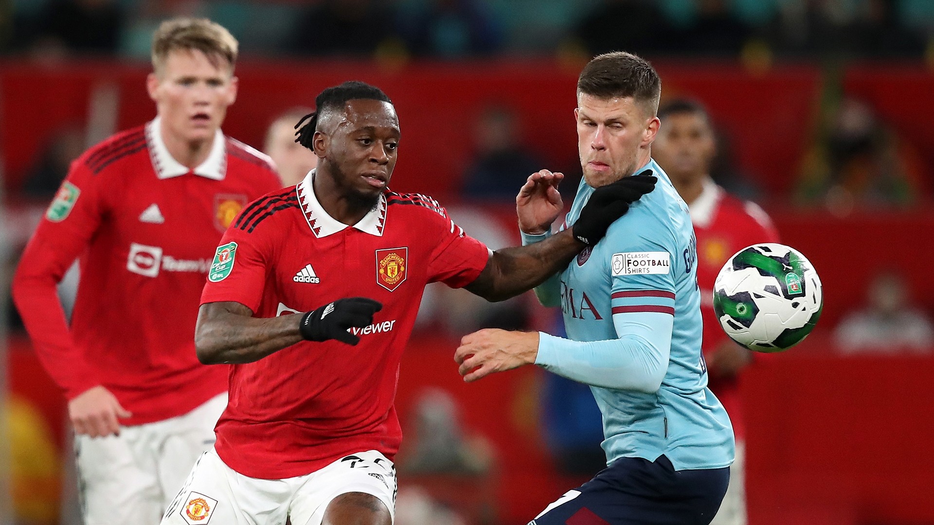 Chỉ với 1 trận, Wan-Bissaka lập tức khiến Ten Hag 'quay xe'? - Bóng Đá