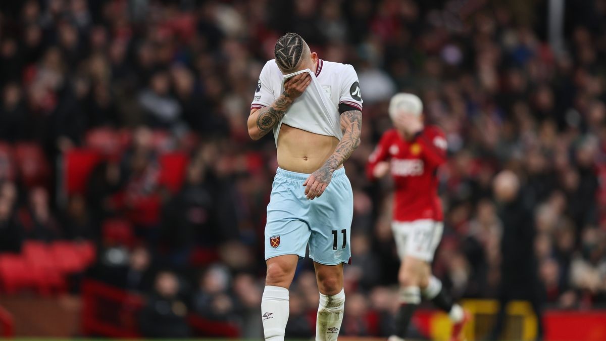 Thảm họa trong trận Man Utd 3-0 West Ham - Bóng Đá