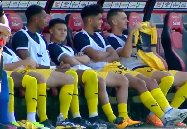 Quang Hải chật vật ở Pau FC: Về hay ở? - Bóng Đá