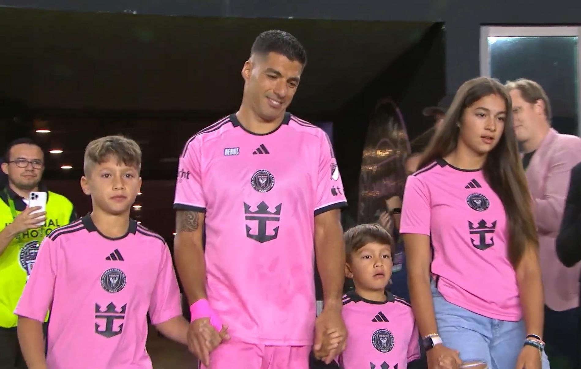 Con gái Suarez xinh như thiên thần - Bóng Đá