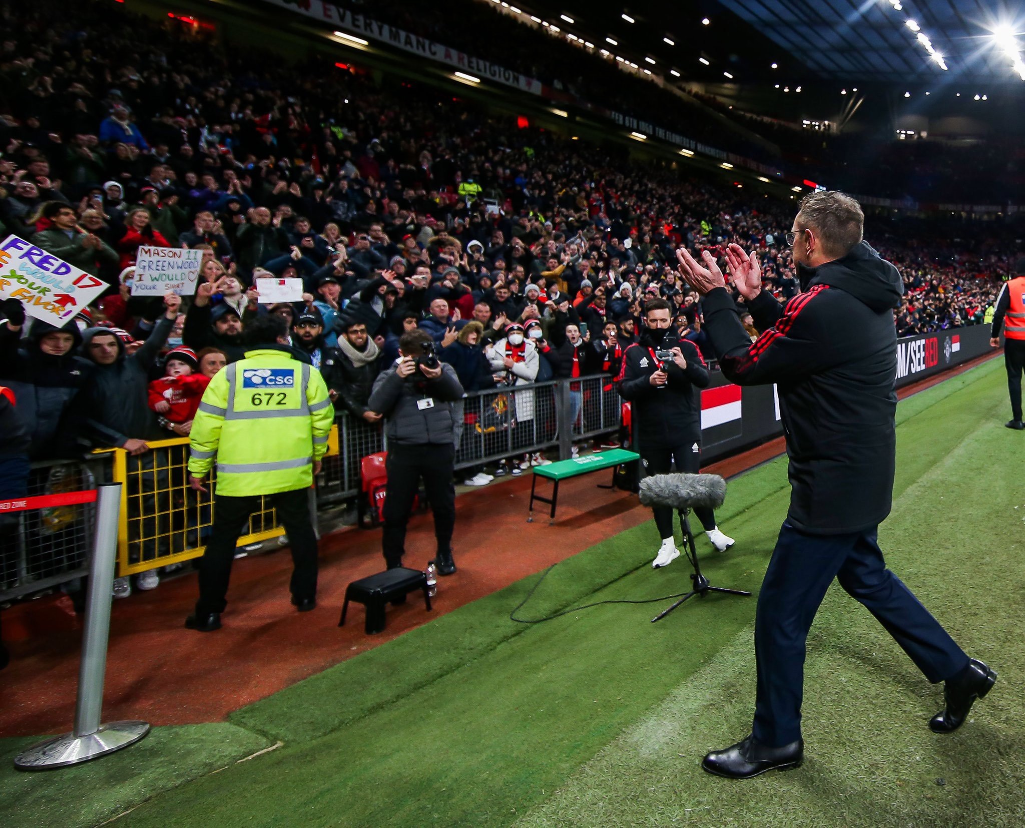 Rangnick liên tục hò hét chỉ đạo ở trận ra mắt Mn Utd - Bóng Đá