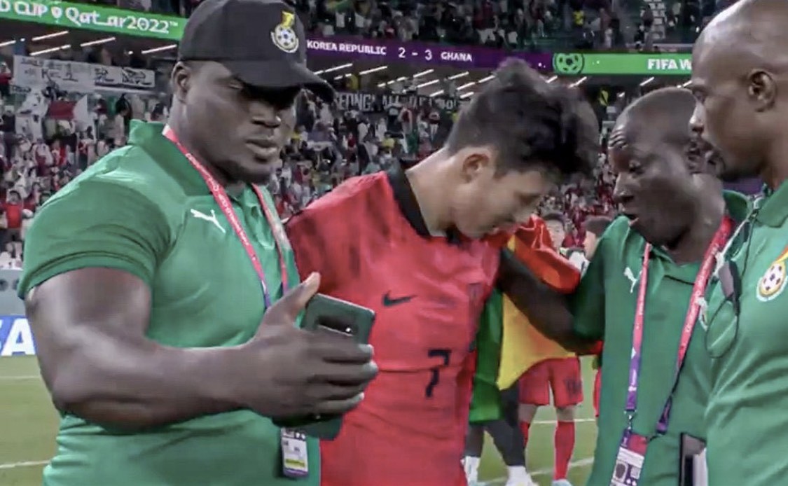 Son Heung-min bật khóc, HLV Ghana hành động bất chấp - Bóng Đá