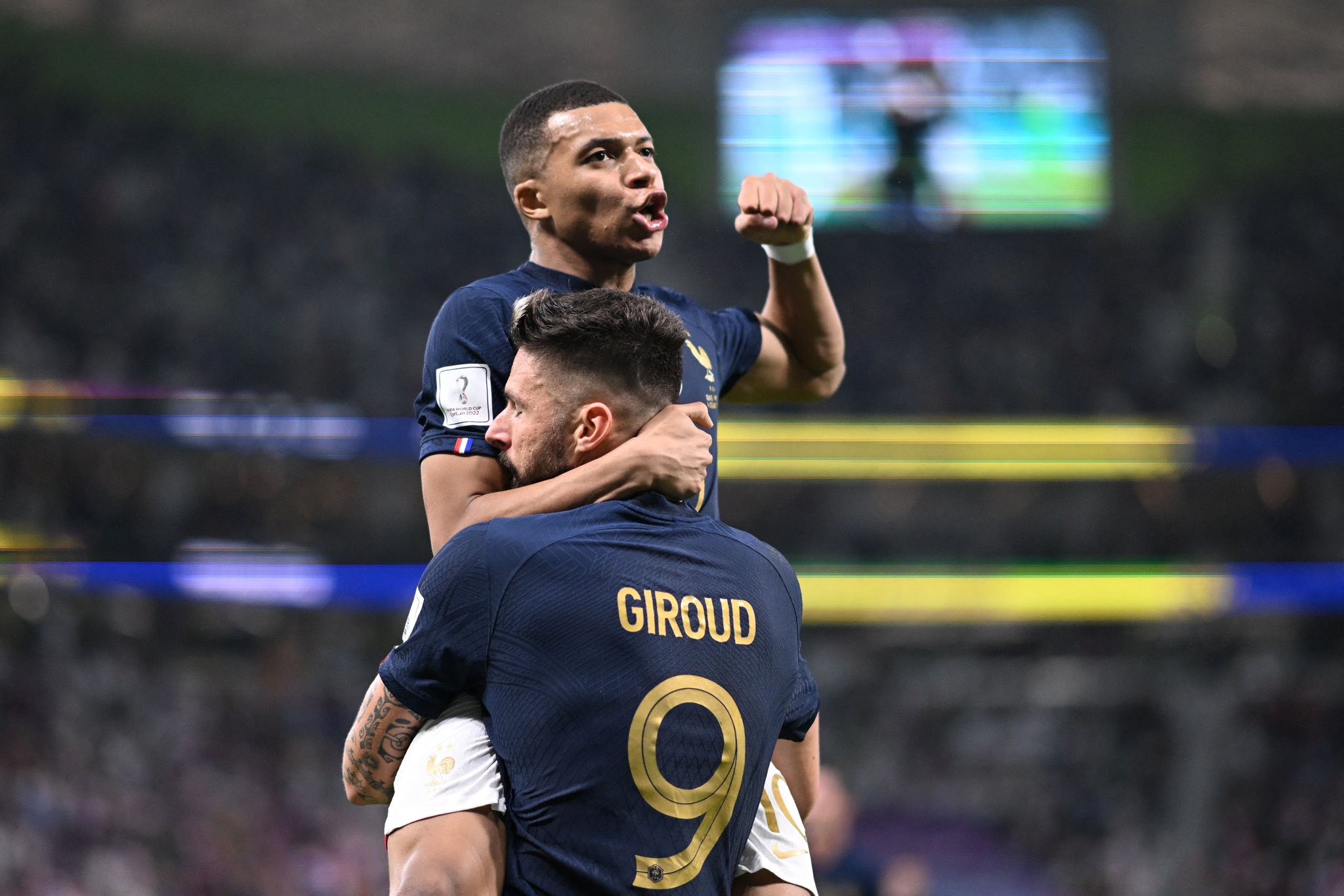 Cả thế giới dưới chân Kylian Mbappe - Bóng Đá