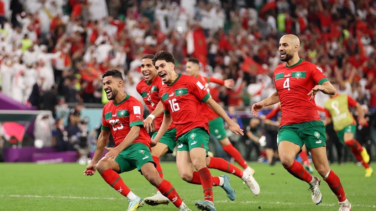 Thủ môn Morocco đi vào lịch sử World Cup - Bóng Đá