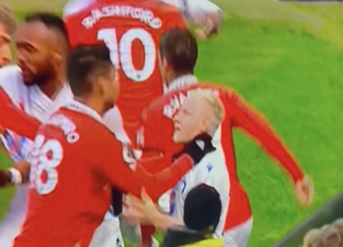 Ảnh sau trận Man Utd - Bóng Đá