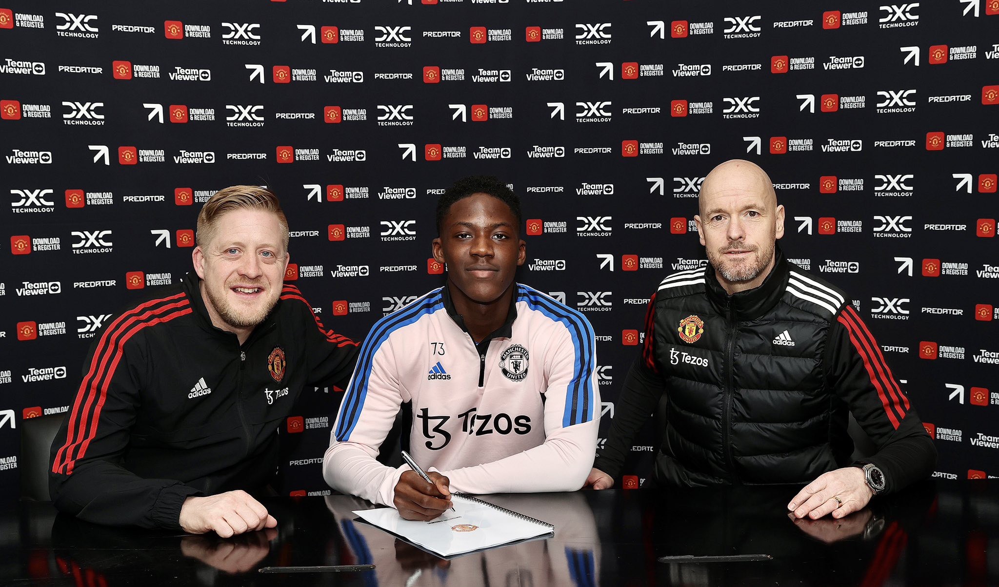 Manchester United midfielder Kobbie Mainoo has signed a new long-term contract at the club. - Bóng Đá