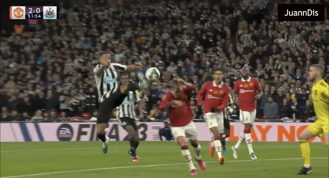 Hình ảnh điên rồ trong trận Man Utd 2-0 Newcastle United - Bóng Đá