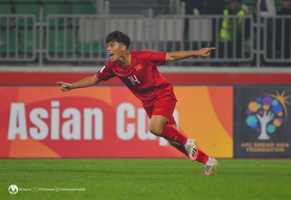 Dàn sao U20 Việt Nam được kỳ vọng; HLV Troussier do thám Thái Lan - Bóng Đá