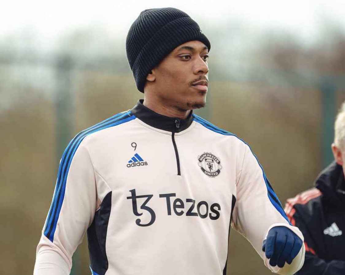 Hình ảnh khiến CĐV Man Utd phấn khích trên sân tập - Bóng Đá