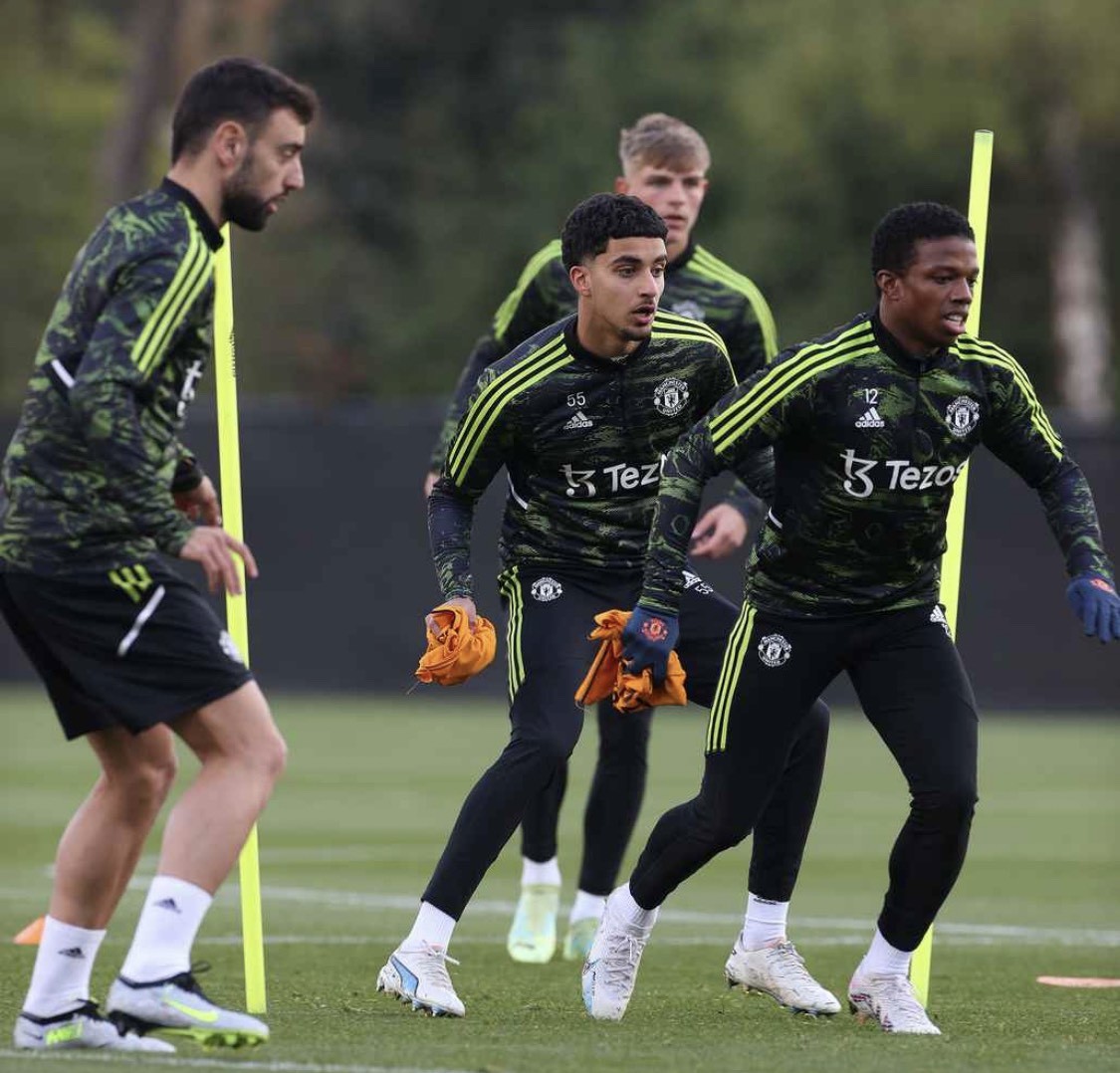 Buổi tập của Man Utd trước bán kết FA Cup - Bóng Đá