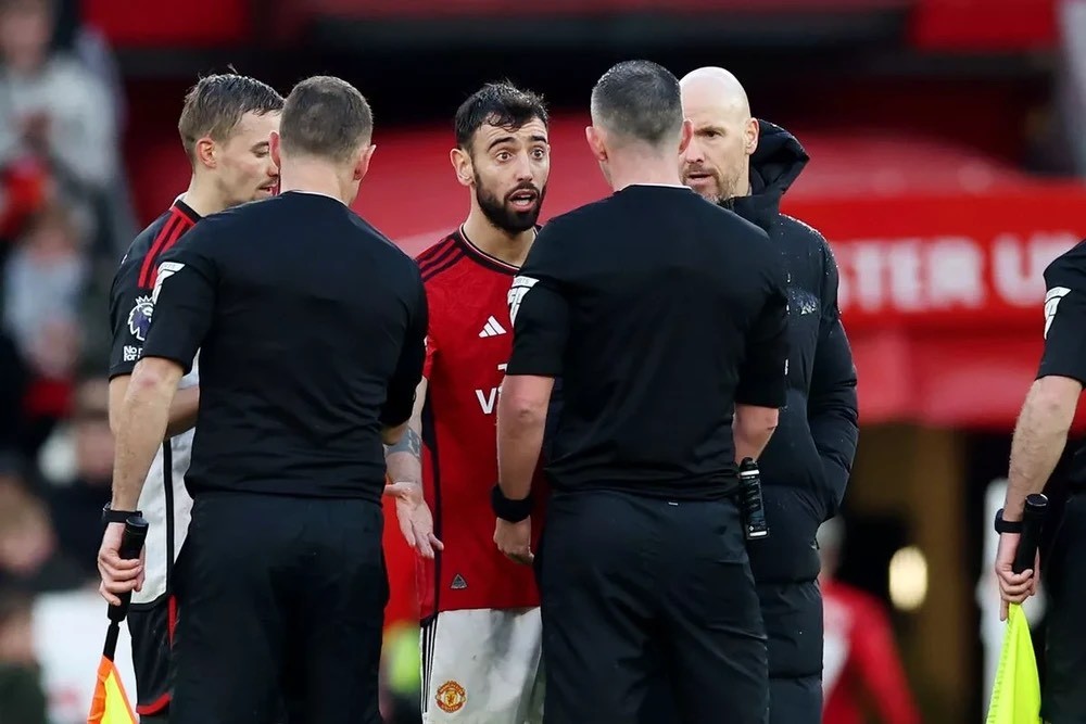 Ngã ngửa với Bruno Fernandes - Bóng Đá