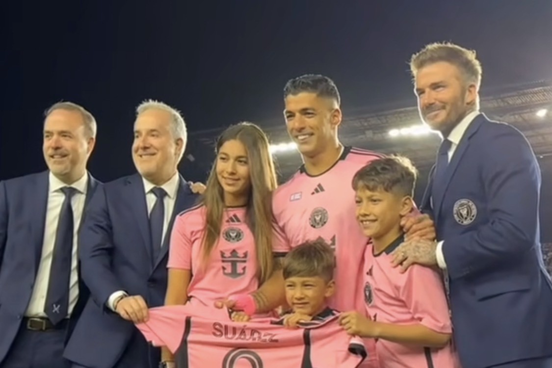 Con gái Suarez xinh như thiên thần - Bóng Đá