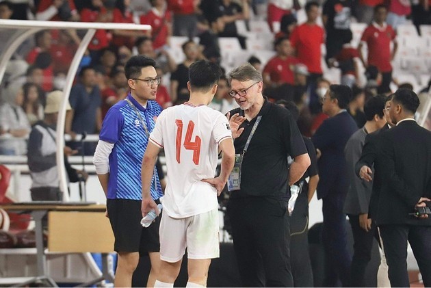 VFF phán quyết việc sa thải HLV Troussier; 10/11 nước ĐNÁ ủng hộ 'Phù thủy trắng' - Bóng Đá
