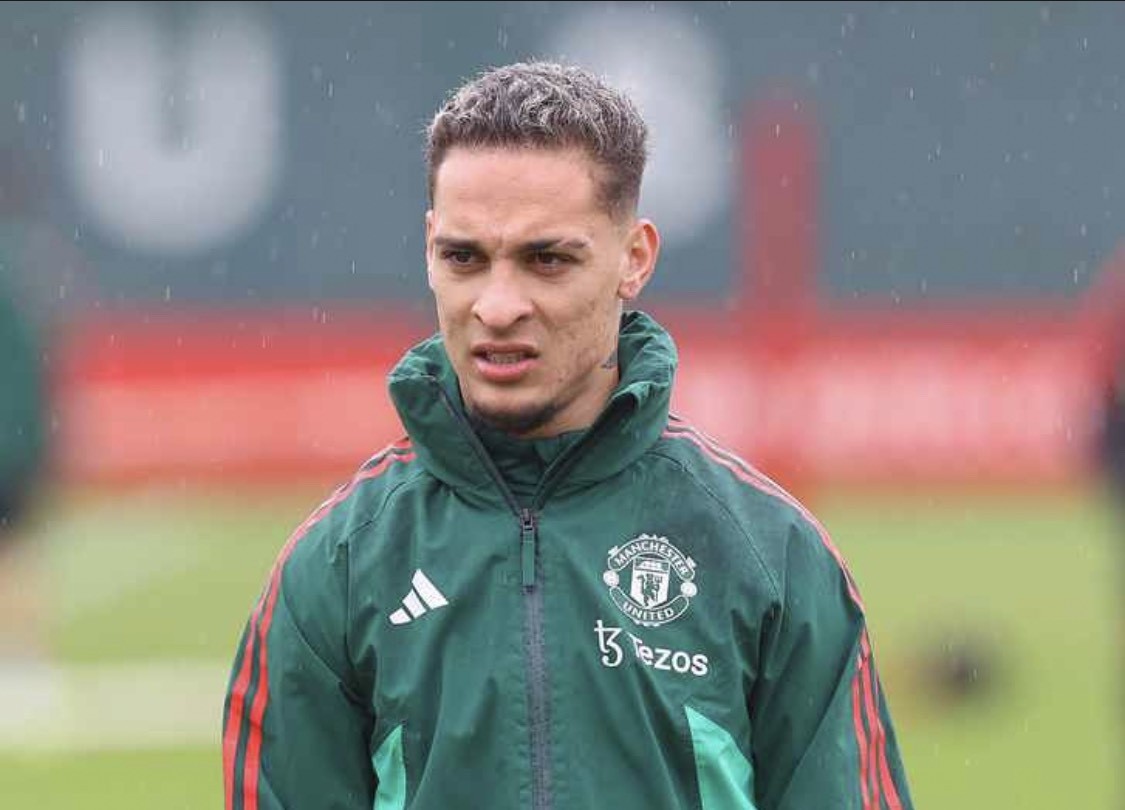 Cái tên lạ hoắc xuất hiện; Mainoo gây chú ý trên sân tập M.U - Bóng Đá