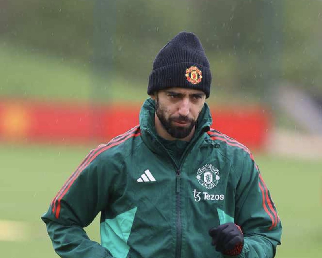 Cái tên lạ hoắc xuất hiện; Mainoo gây chú ý trên sân tập M.U - Bóng Đá