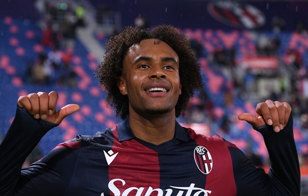 Man Utd in pole position to sign Bologna striker Joshua Zirkzee - Bóng Đá