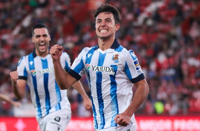 Arsenal Interested In ‘Next Sergio Busquets’; Face Stiff Competition From Xavi And Barcelona - Bóng Đá