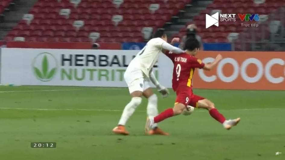 4 quyết định sai lầm của trọng tài gây khó dễ cho Việt Nam - Bóng Đá