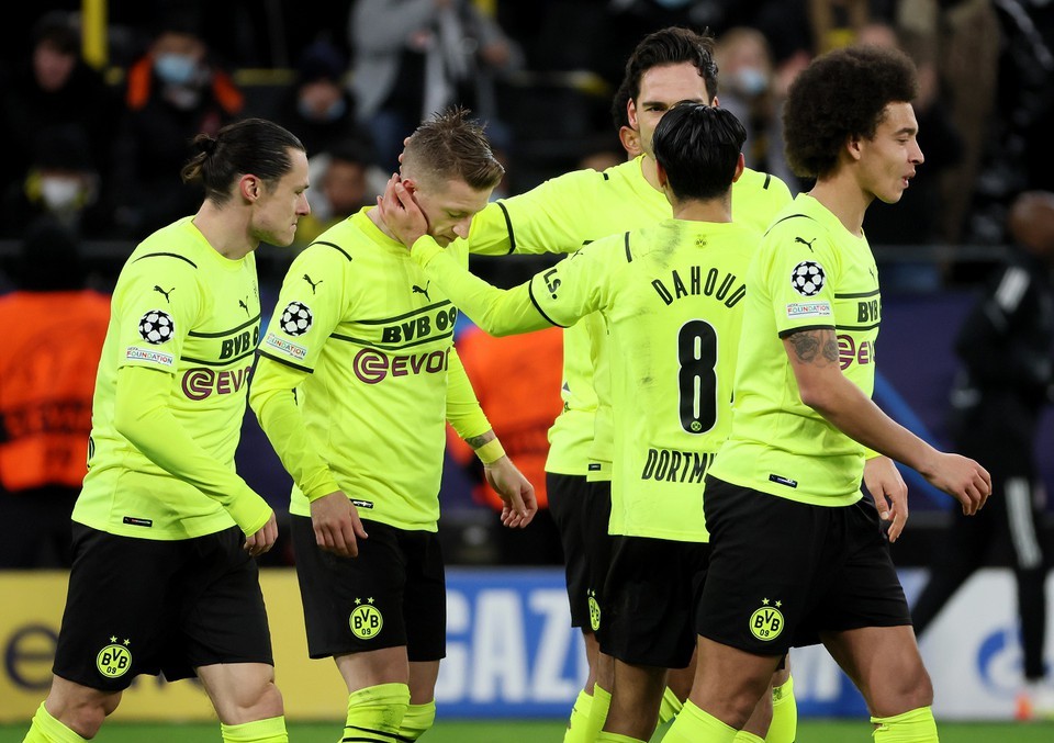 Bị loại khỏi Champions League, Barcelona là ƯCV vô địch Europa League - Bóng Đá