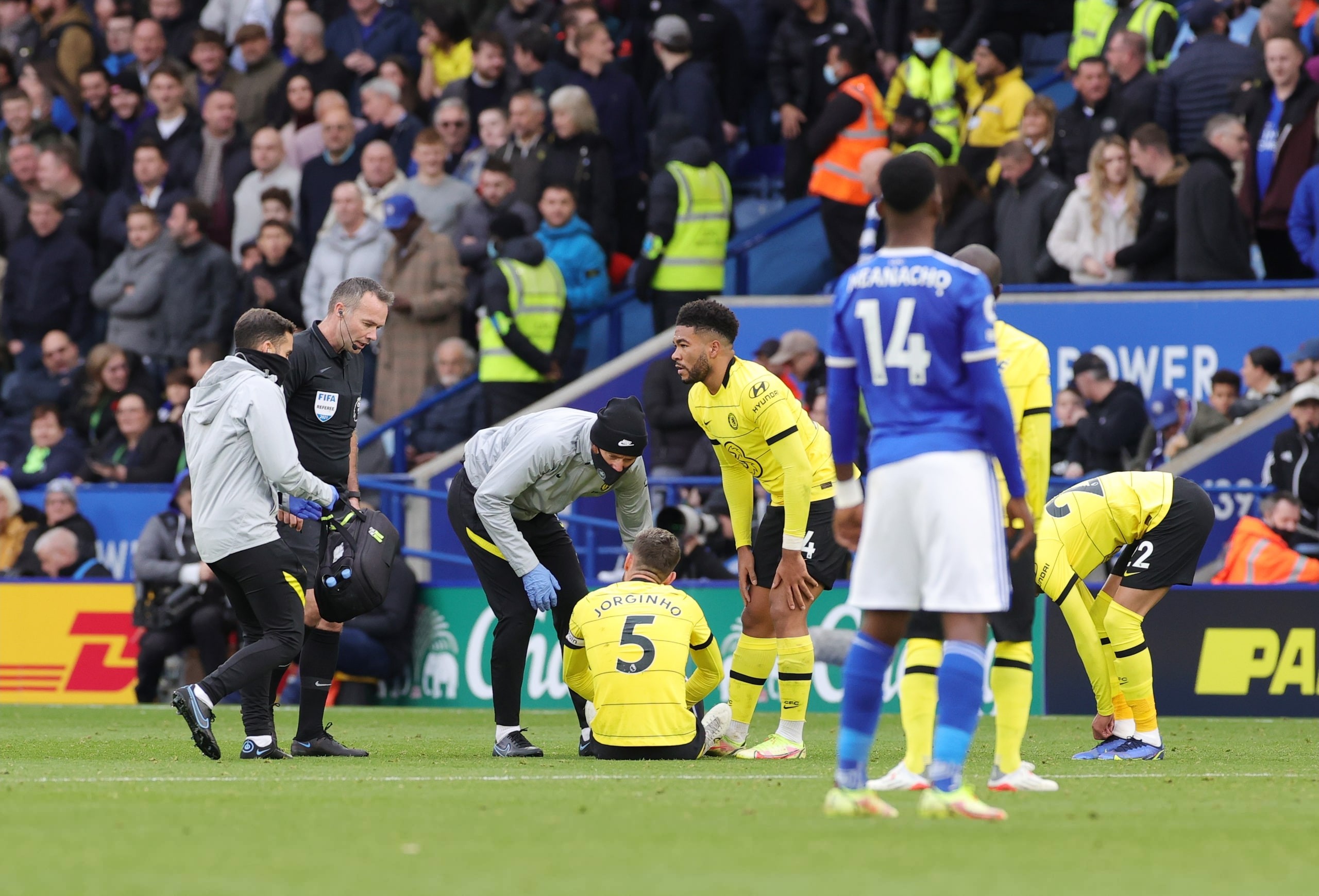 Jorginho went down and was forced off - Bóng Đá