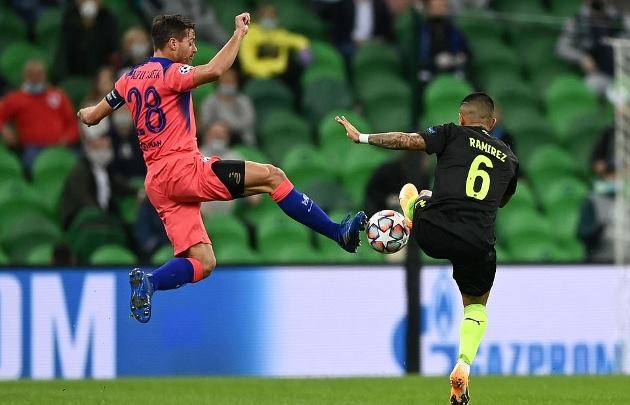 Man Utd star Bruno Fernandes in tears after Villarreal win Europa League on penalties - Bóng Đá