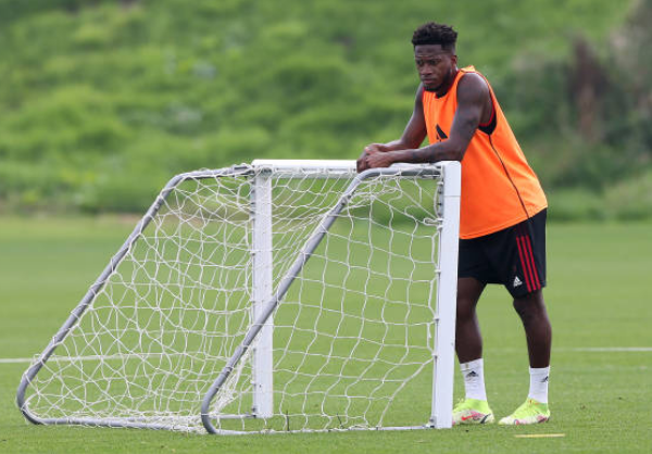 Fred bị treo giò, CĐV Man Utd gọi tên người thay thế tiềm năng - Bóng Đá
