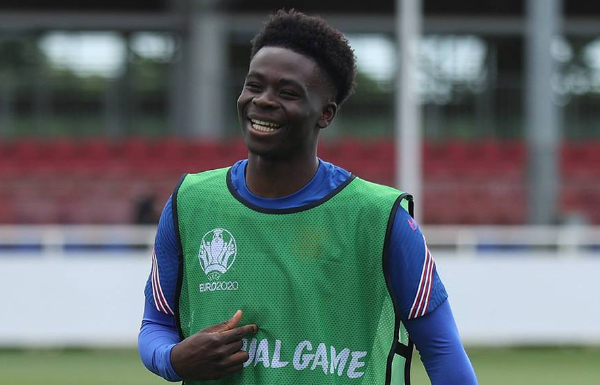 Saka ngồi dự bị ở ĐT Anh, CĐV Arsenal bất ngờ cảm ơn Southgate - Bóng Đá