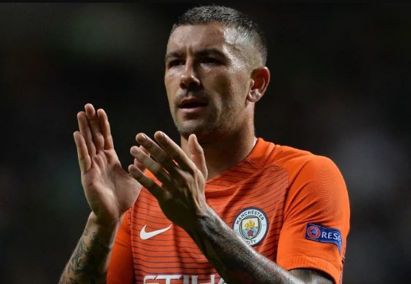 Cựu sao Manchester City giải nghệ ở tuổi 36 - Bóng Đá