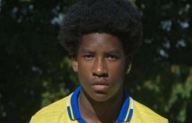 Manchester United to sign Willy Kambwala - Bóng Đá