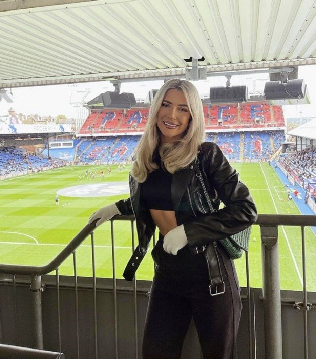 Aine May Kennedy - Bóng Đá