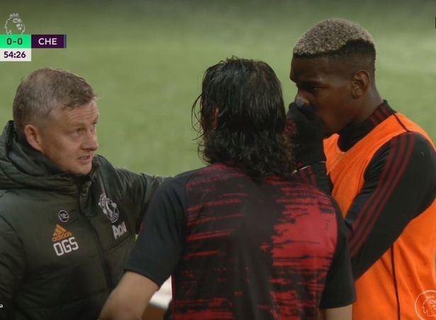 Paul Pogba spotted translating Solskjaer’s Chelsea instructions for Cavani before debut - Bóng Đá
