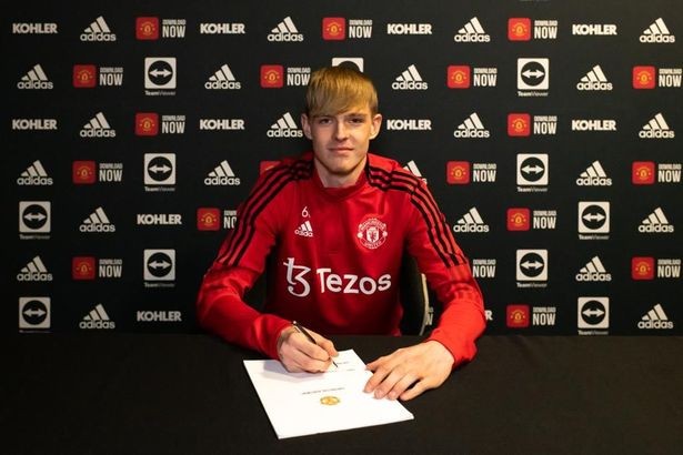 Who is Toby Collyer? Man Utd seal first signing under Ralf Rangnick - Bóng Đá