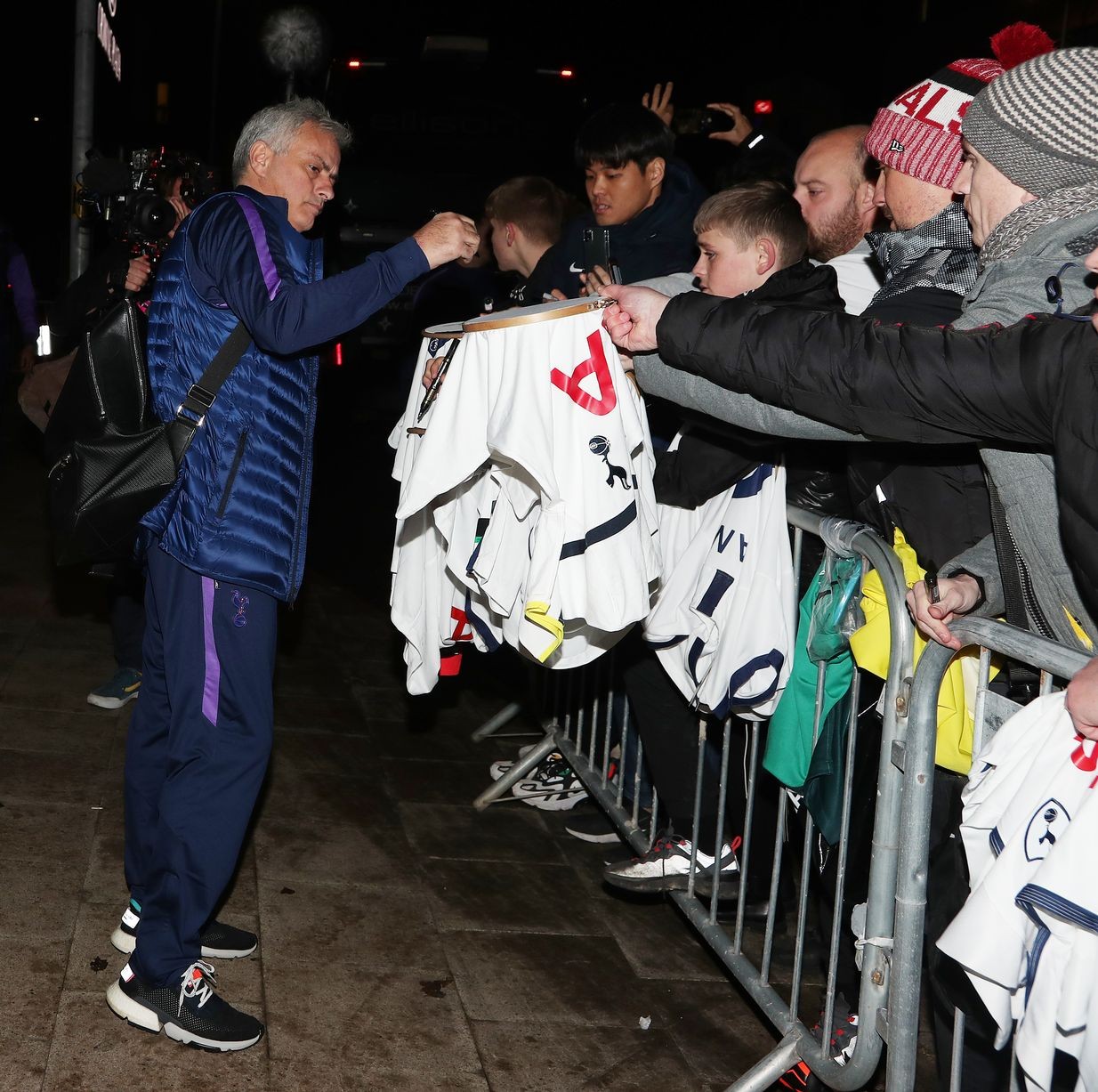 Mourinho có mặt ở Lowry - Bóng Đá