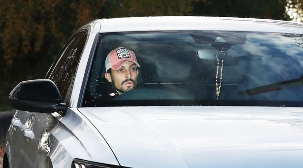 Alex Telles returns to Manchester United training ground - Bóng Đá