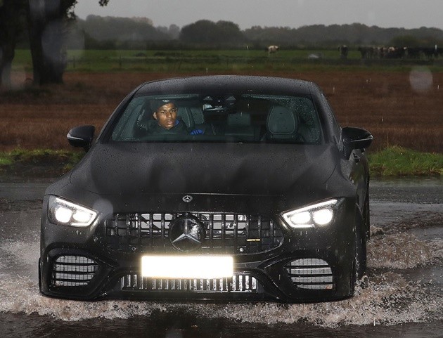Ảnh Man Utd đến Carrington - Bóng Đá
