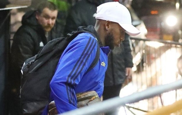 Manchester United squad arrives at Carrington - Bóng Đá