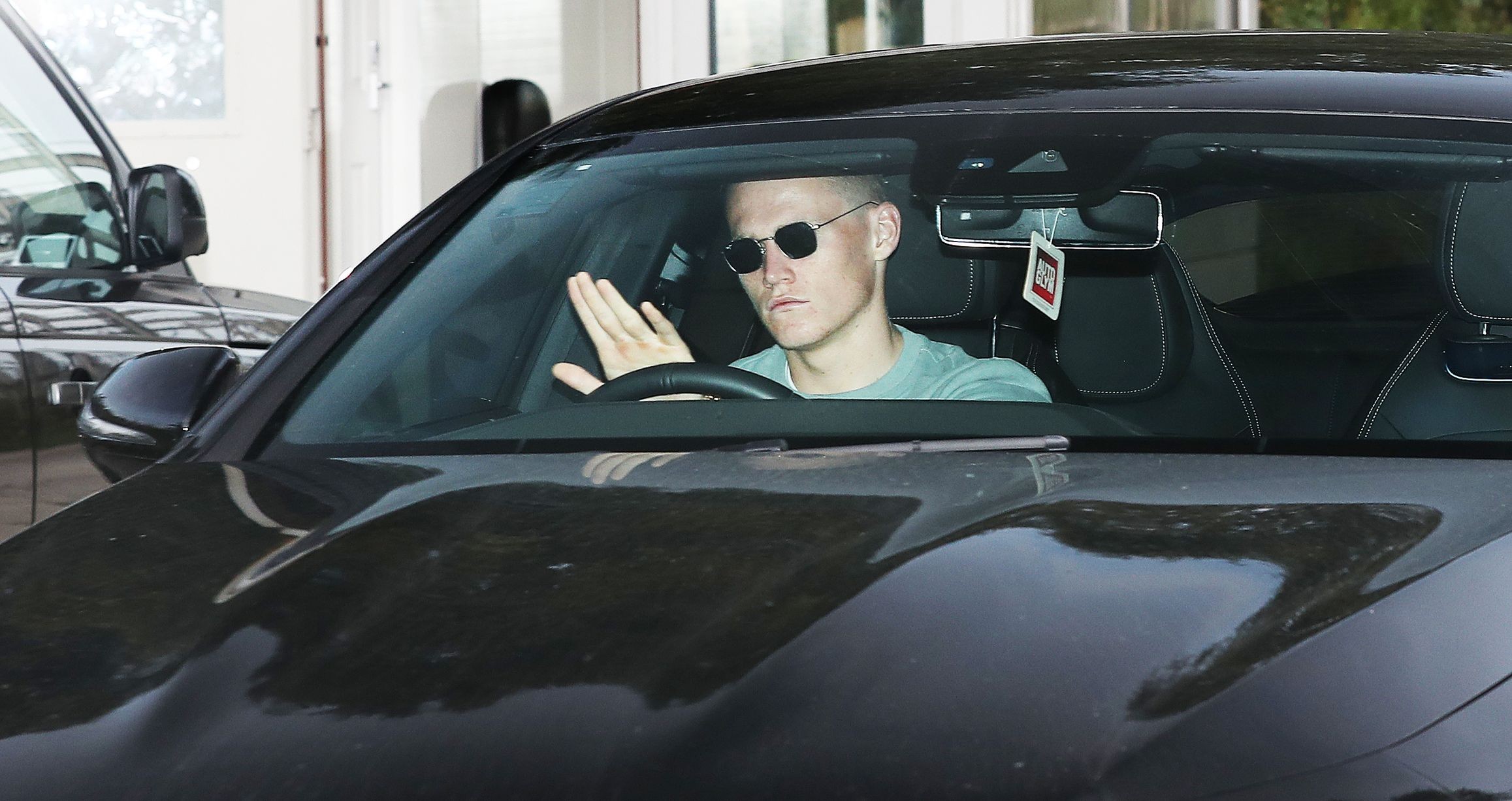 Pictures: Manchester United players arrive for training before Crystal Palace fixture - Bóng Đá