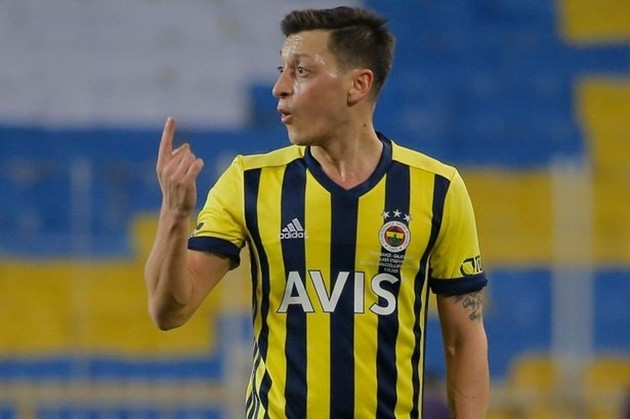 Ex-Arsenal star Mesut Ozil ‘unhappy’ after being benched for Fenerbahce as he is linked with MLS transfer - Bóng Đá