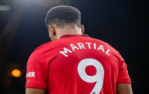 Menes on Martial - Bóng Đá