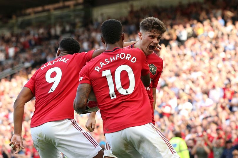 Anthony Martial praises two Manchester United players ahead of Tottenham fixture - Bóng Đá