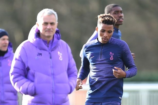 Gedson Fernandes: Jose Mourinho unsure on future of Tottenham loanee - Bóng Đá