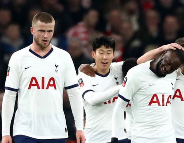 ‘STAY BEHIND’: MOURINHO SAYS TWO TOTTENHAM PLAYERS DEFINITELY WON’T PLAY TONIGHT, TOO RISKY TO PICK THEM - Bóng Đá